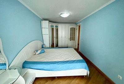 Apartament cu 3 camere decomandat în Planete - 1