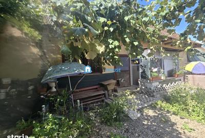 Casă cu 4 camere cu Teren 1200 Mp în Beclean