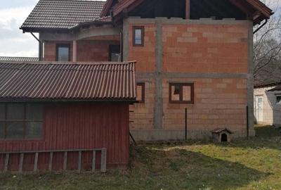 Casă cu 4 camere în Central - 3
