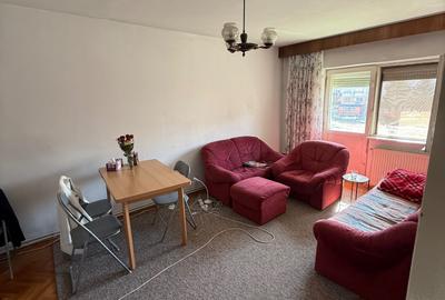 Apartament cu 3 camere decomandat în Micro 17