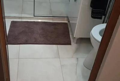 Garsonieră decomandată în Far