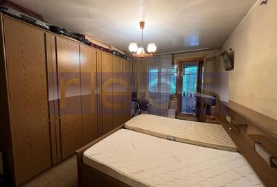 Apartament cu 3 camere decomandat în Tineretului