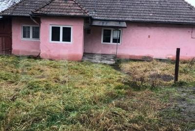 Casă cu 2 camere cu Teren 324 Mp în Unirii