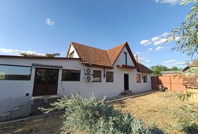 Casă cu 4 camere în Vinga