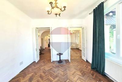 Apartament cu 4 camere decomandat în Tineretului