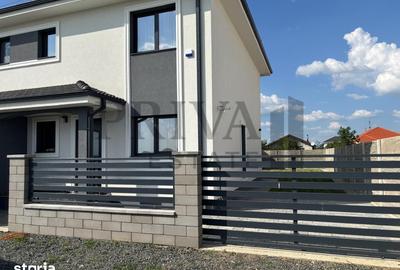 Casă cu 4 camere cu Teren 265 Mp în Moșnița Nouă