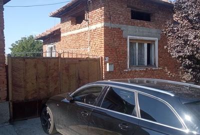 Casă cu 4 camere în Șărmășag