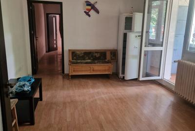 Apartament cu 3 camere decomandat în Berceni - 2