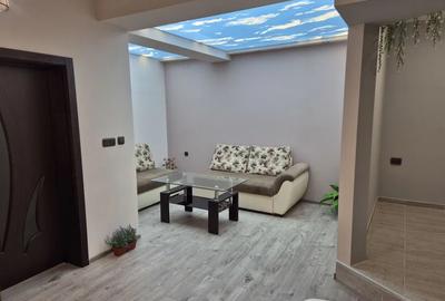 Apartament cu 3 camere decomandat în Traian