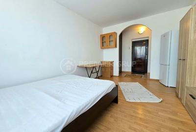 Garsonieră în Podu Roș
