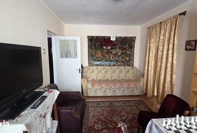 Apartament cu 3 camere semidecomandat în Central - 2