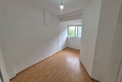 Garsonieră decomandată în Armeneasca