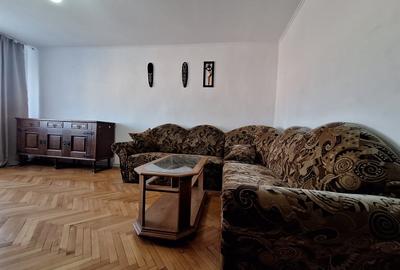 Apartament cu 3 camere decomandat, mobilat în Lipovei