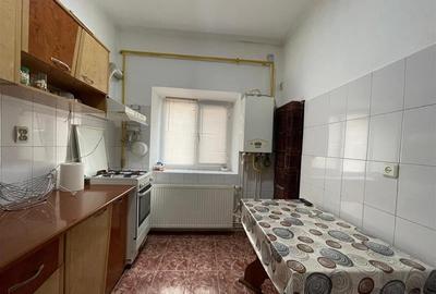 Casă individuală cu 2 camere cu Canalizare în Central - 8