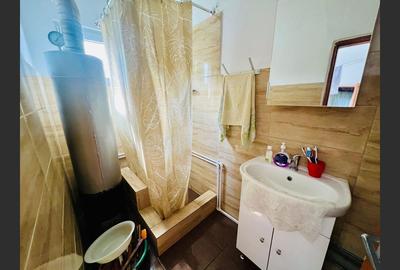 Casă cu 4 camere cu Canalizare în Cocorăștii Mislii - 4
