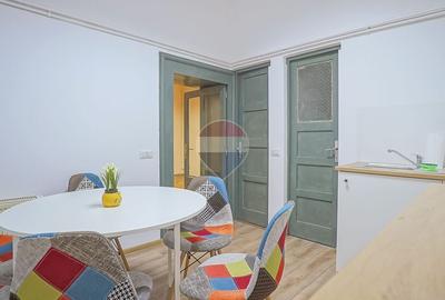Apartament cu 2 camere semidecomandat, mobilat în Centrul Istoric