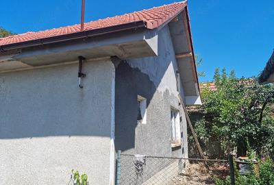 Casă cu Teren 1600 Mp în Ianoșda