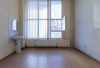 Spațiu comercial, de 296.2200012207 mp, în Ultracentral - 10
