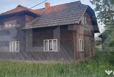 Casă cu 3 camere cu Teren 5747 Mp în Central - 1