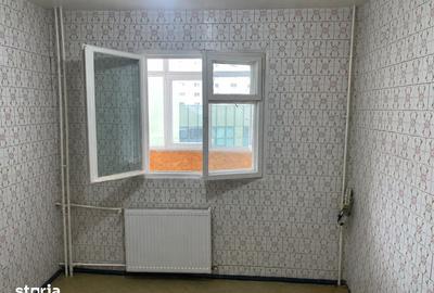Apartament cu 3 camere decomandat în Vitan