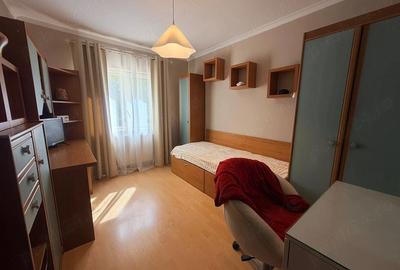 Apartament cu 3 camere decomandat în Soarelui