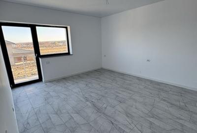 Apartament cu 4 camere în Bascov