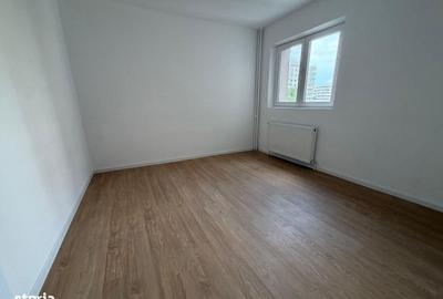 Apartament cu 2 camere decomandat în Baba Novac