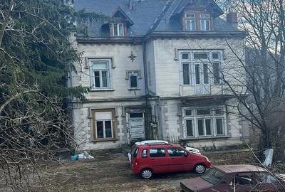 Teren de 3313 mp, în Central