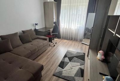 Apartament cu 2 camere semidecomandat în Ultracentral