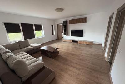 Apartament cu 3 camere decomandat, mobilat în Dumbrăvița