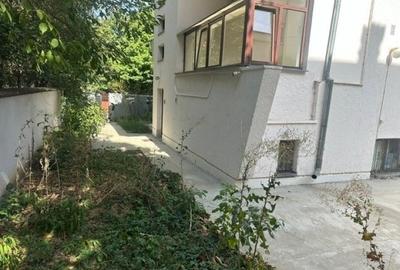 Casă cu 8 camere cu Canalizare în Primăverii - 3