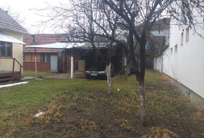 Casă individuală cu 2 camere cu Canalizare în Tractorul - 1