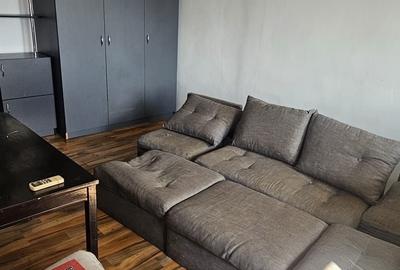 Garsonieră decomandată în Sud