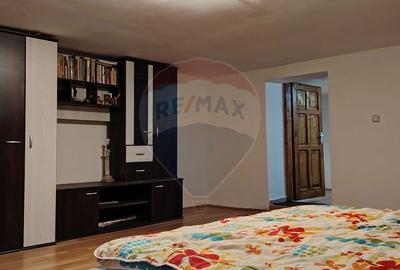 Apartament cu 4 camere, mobilat în Central - 9