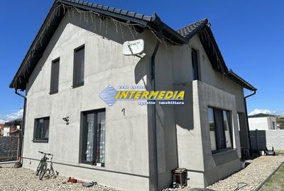 Casă individuală cu 4 camere cu Canalizare în Cetate - 3