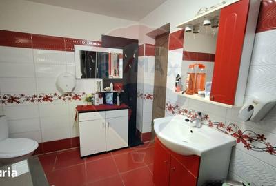 Casă cu 5 camere cu Teren 20 Mp în Central