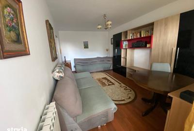 Apartament cu 2 camere decomandat în Micro 6 - 11