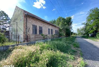 Casă cu 4 camere cu Teren 2993 Mp în Chevereșu Mare - 9