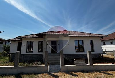 Casă cu 4 camere cu Teren 500 Mp în Ighiu