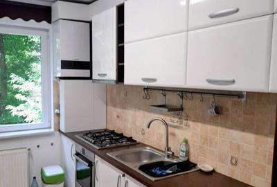 Apartament cu 2 camere decomandat în Plopilor