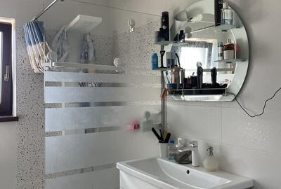 Casă cu 3 camere cu Teren 790 Mp în Cetate