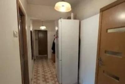 Apartament cu 4 camere semidecomandat în Brâncoveanu