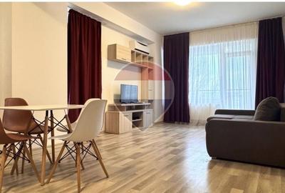 Apartament cu 3 camere decomandat, mobilat în Central