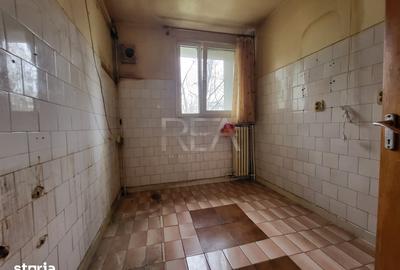 Apartament cu 4 camere semidecomandat în Sălăjan