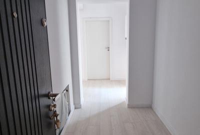 Apartament cu 5 camere semidecomandat în Timpuri Noi