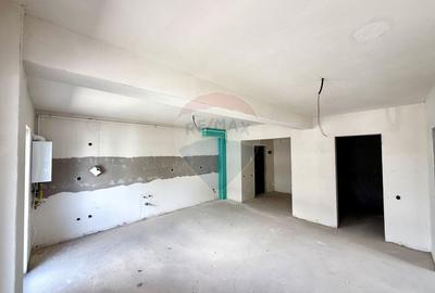 Apartament cu 3 camere semidecomandat în Florești - 2