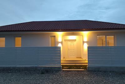 Casă individuală cu 3 camere cu Teren 330 Mp în Samurcași - 1