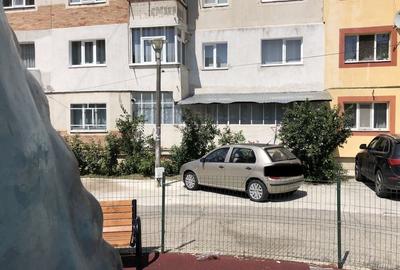 Apartament cu 3 camere decomandat în Costești - 3