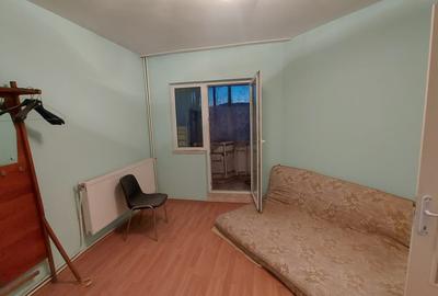Apartament cu 3 camere decomandat în - 4
