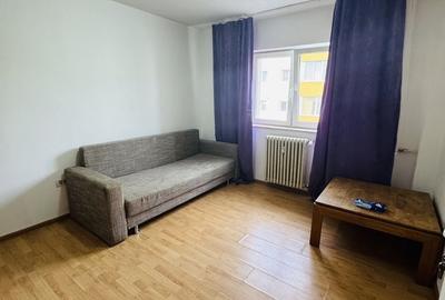 Garsonieră decomandată în Central